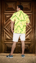 Cargar imagen en el visor de la galería, Tropical Plumeria Floral and Leaves Printed Relaxed Hawaiian Beach Shirt For Men