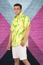 Cargar imagen en el visor de la galería, Tropical Plumeria Floral and Leaves Printed Relaxed Hawaiian Beach Shirt For Men