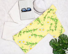 Cargar imagen en el visor de la galería, Tropical Plumeria Floral and Leaves Printed Relaxed Hawaiian Beach Shirt For Men