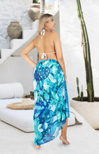 Cargar imagen en el visor de la galería, Tropical Sunflower Ink Artwork Beach Wrap For Women in Serene Blue